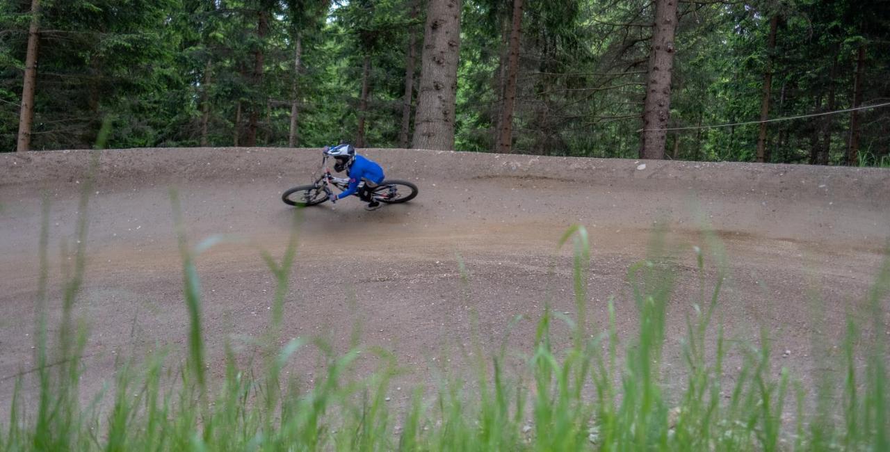 Weixl Schi&Bike Appartements-Bike In&Bike Out Neben Wexl Trails Bikepark Sankt Corona am Wechsel Εξωτερικό φωτογραφία