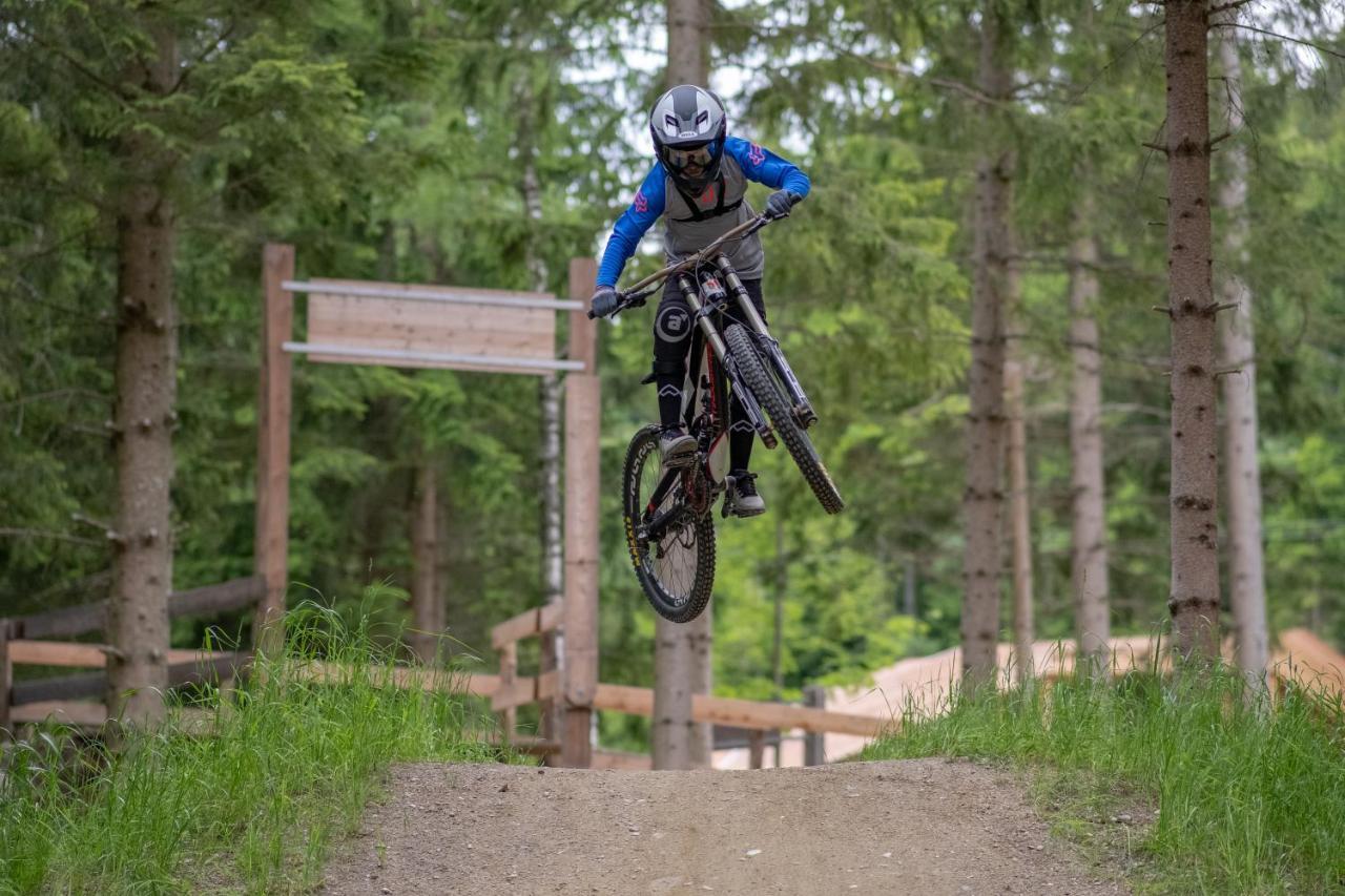 Weixl Schi&Bike Appartements-Bike In&Bike Out Neben Wexl Trails Bikepark Sankt Corona am Wechsel Εξωτερικό φωτογραφία